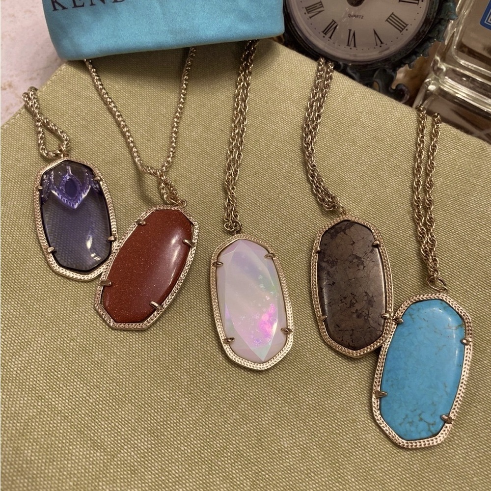 Kendra Scott Roxanne Necklace - Picture 3 of 3